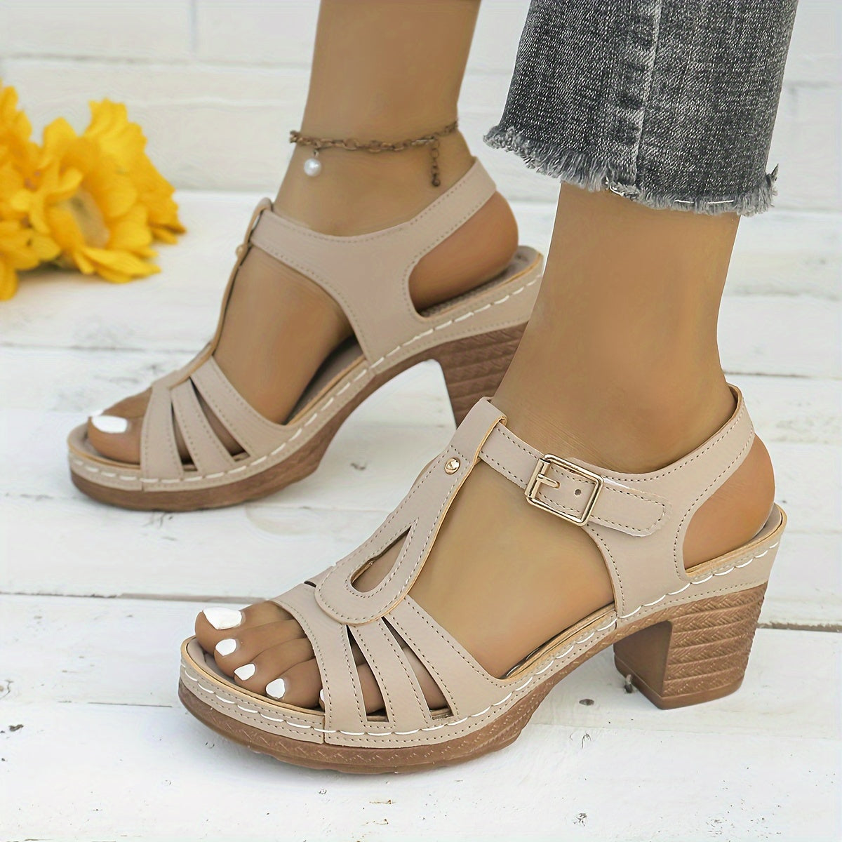 Madelyn™ | Classic Buckle Sandals